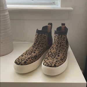 Cushionaire Cheetah High Top Sneakers